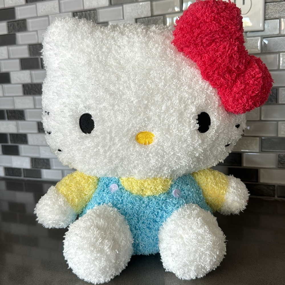 Sanrio HELLO KITTY Classic Blue Overalls & Yellow Shirt Red Bow Sherpa Plush NEW